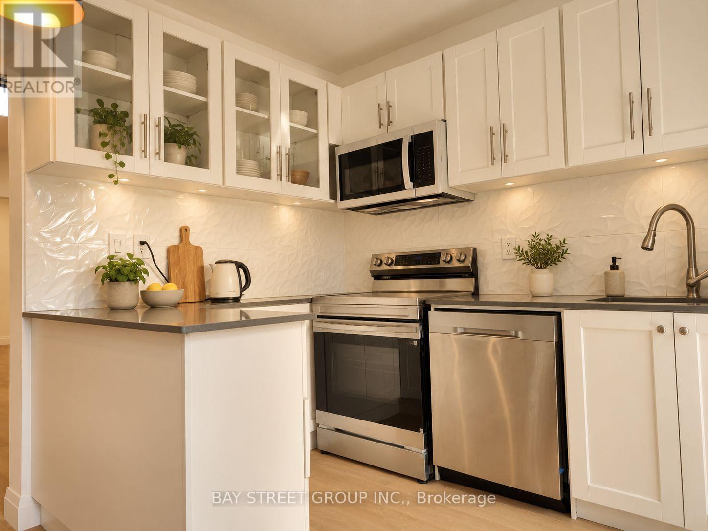 54 THYRA AVENUE - 6
