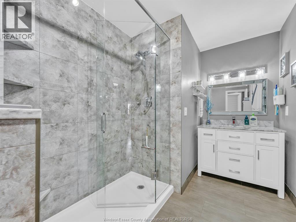 2575 WILDBERRY - 24