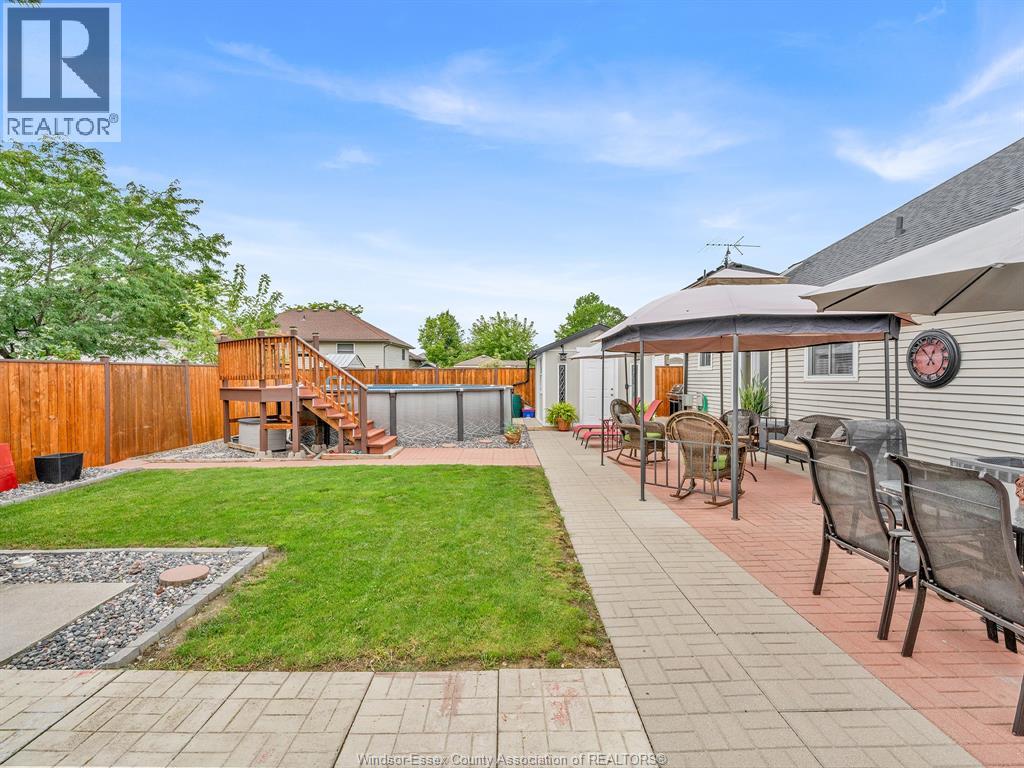 2575 WILDBERRY - 47