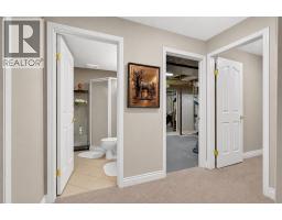 44 Strathlea Close Sw, Calgary, AB T3H5C6 Photo 28