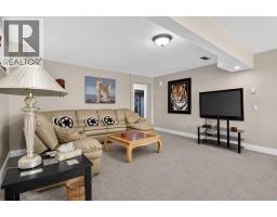 44 Strathlea Close Sw, Calgary, AB T3H5C6 Photo 26