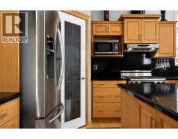 4pc Bathroom - 44 Strathlea Close Sw, Calgary, AB T3H5C6 Photo 7