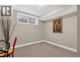 44 Strathlea Close Sw, Calgary, AB T3H5C6 Photo 30