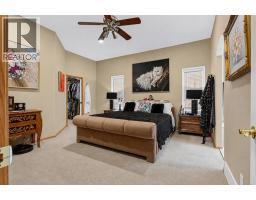 44 Strathlea Close Sw, Calgary, AB T3H5C6 Photo 17