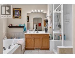 44 Strathlea Close Sw, Calgary, AB T3H5C6 Photo 19