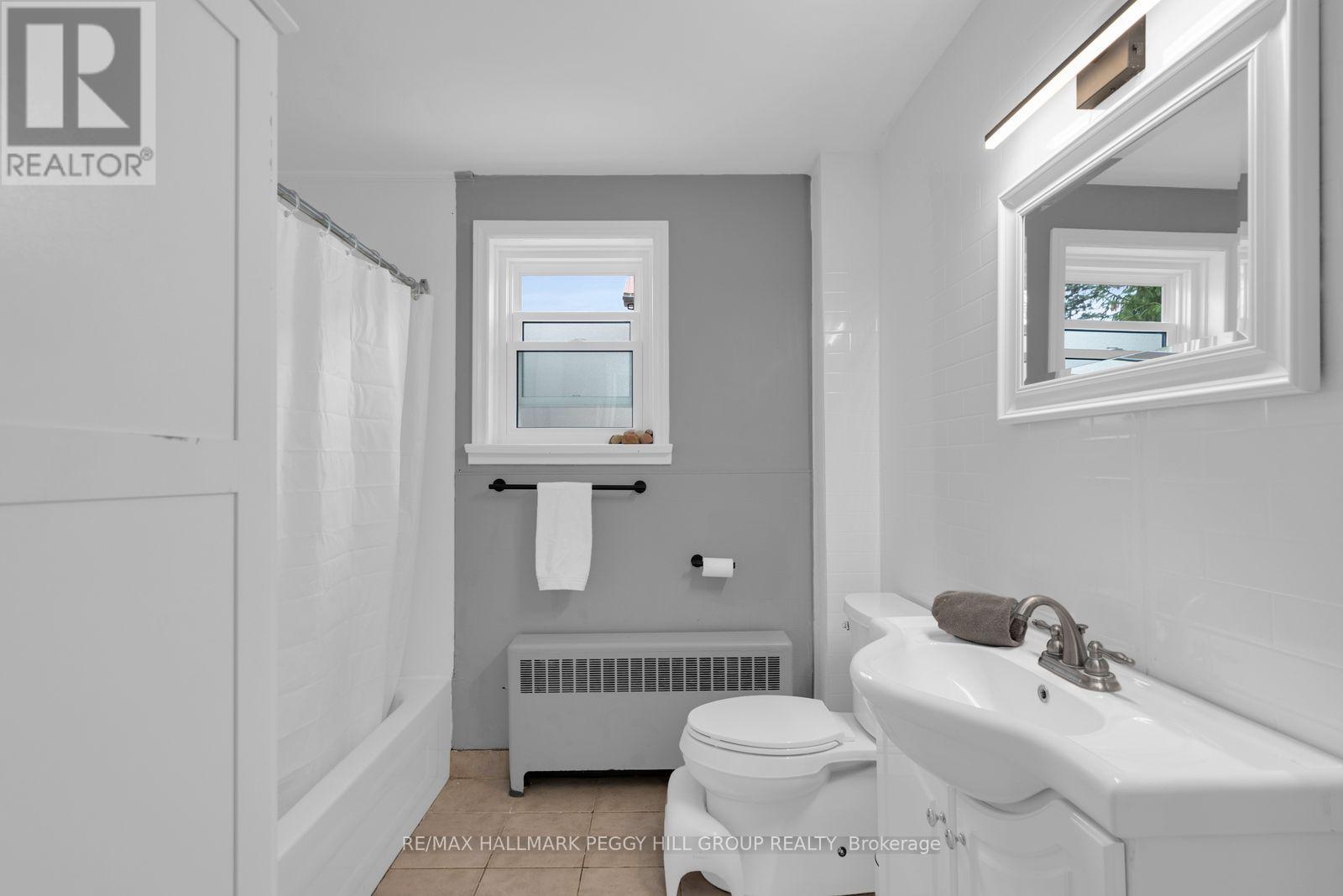 1556 Flos Rd 4, Springwater photo 10