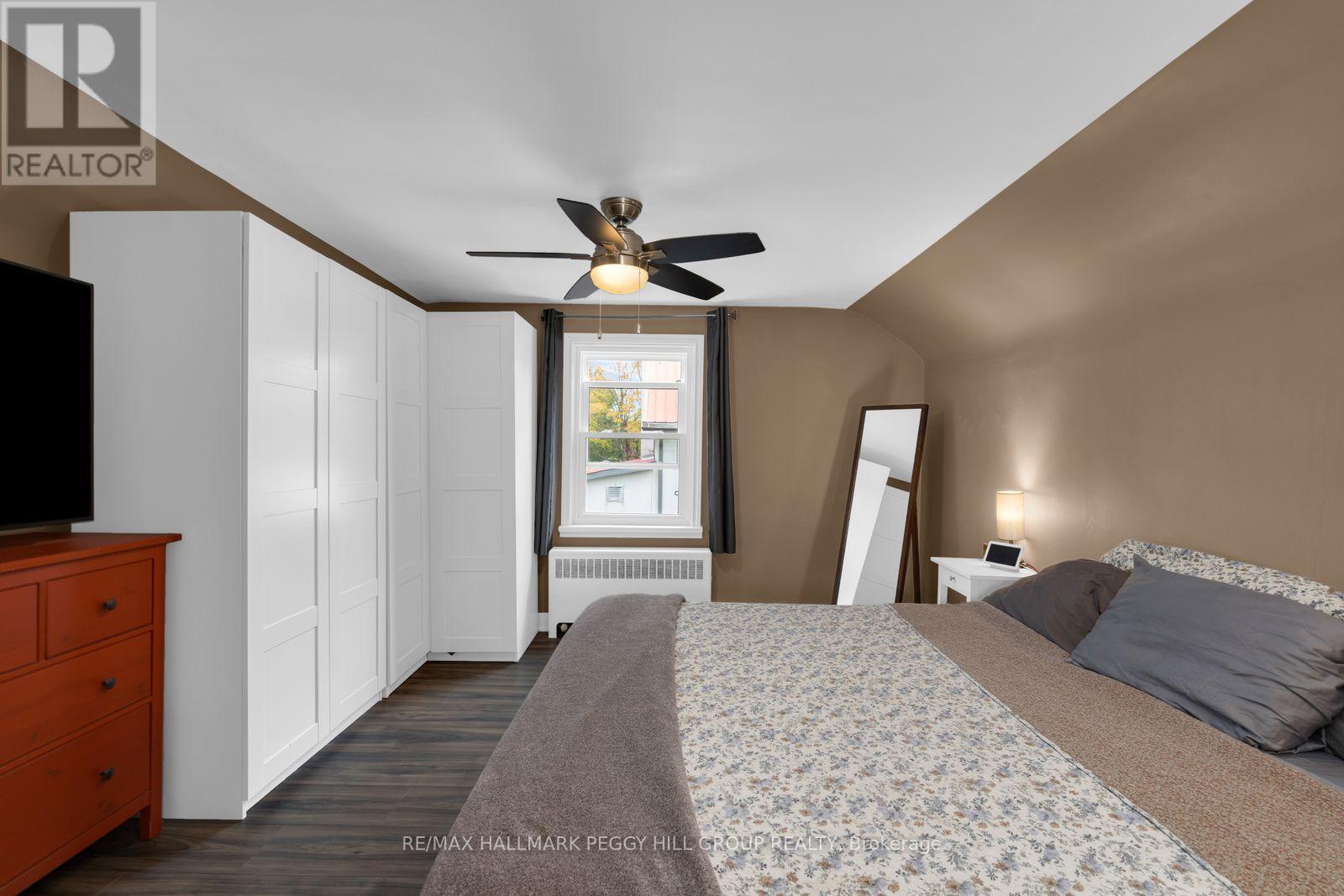 1556 Flos Rd 4, Springwater photo 11