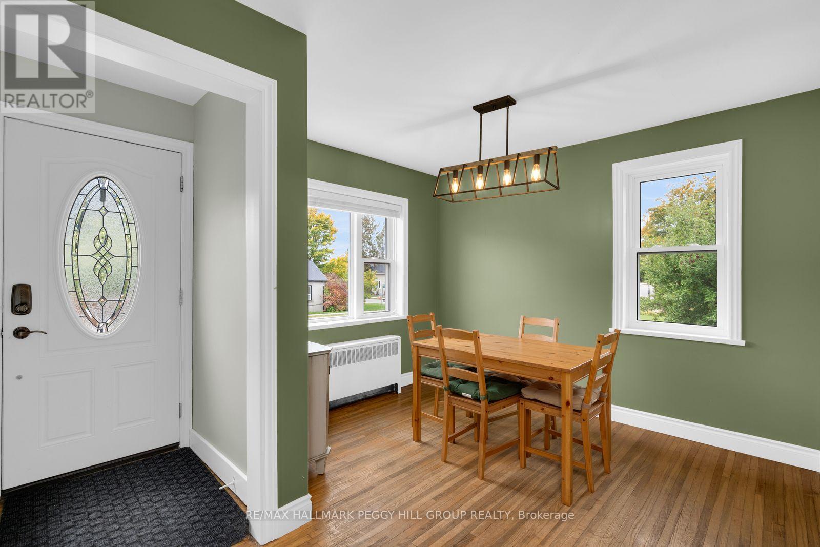 1556 Flos Rd 4, Springwater photo 5