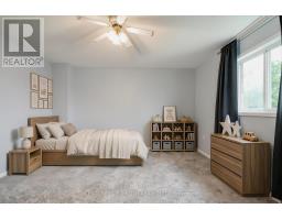 17 Crompton Drive, Barrie, ON L4M6N1 Photo 18
