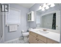 17 Crompton Drive, Barrie, ON L4M6N1 Photo 21