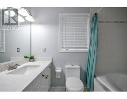 17 Crompton Drive, Barrie, ON L4M6N1 Photo 25
