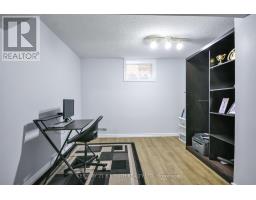 17 Crompton Drive, Barrie, ON L4M6N1 Photo 32