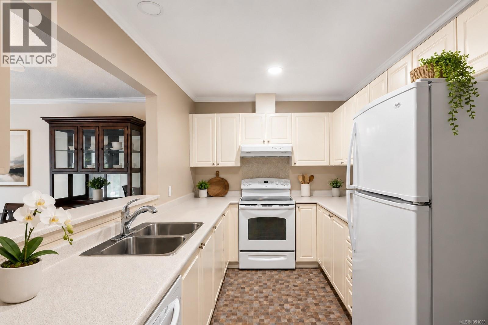 #334 2245 James White Blvd - Image 4