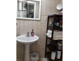 B1 - 34 Penhurst Avenue, Toronto, ON M8Y3A9 Photo 9