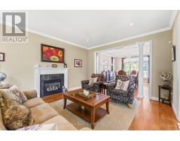 Family room - 527 Meadow Wood Road, Mississauga, ON L5J2S4 Photo 8