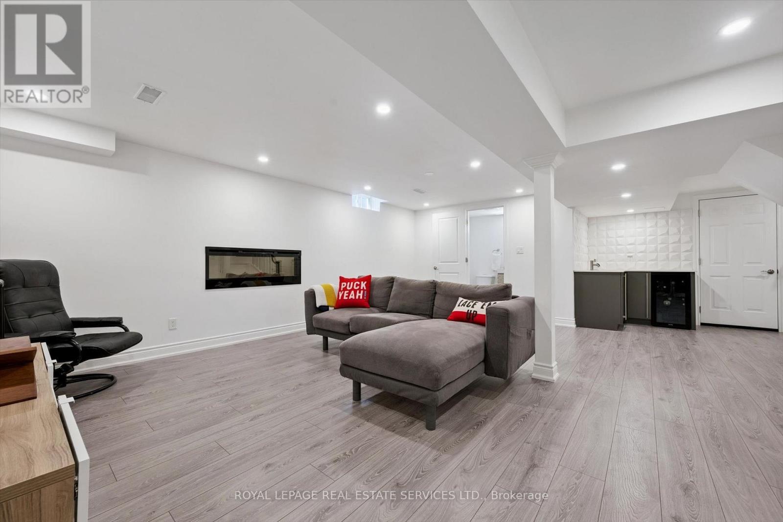 360 River Oaks Boulevard West, Oakville, ON photo 37