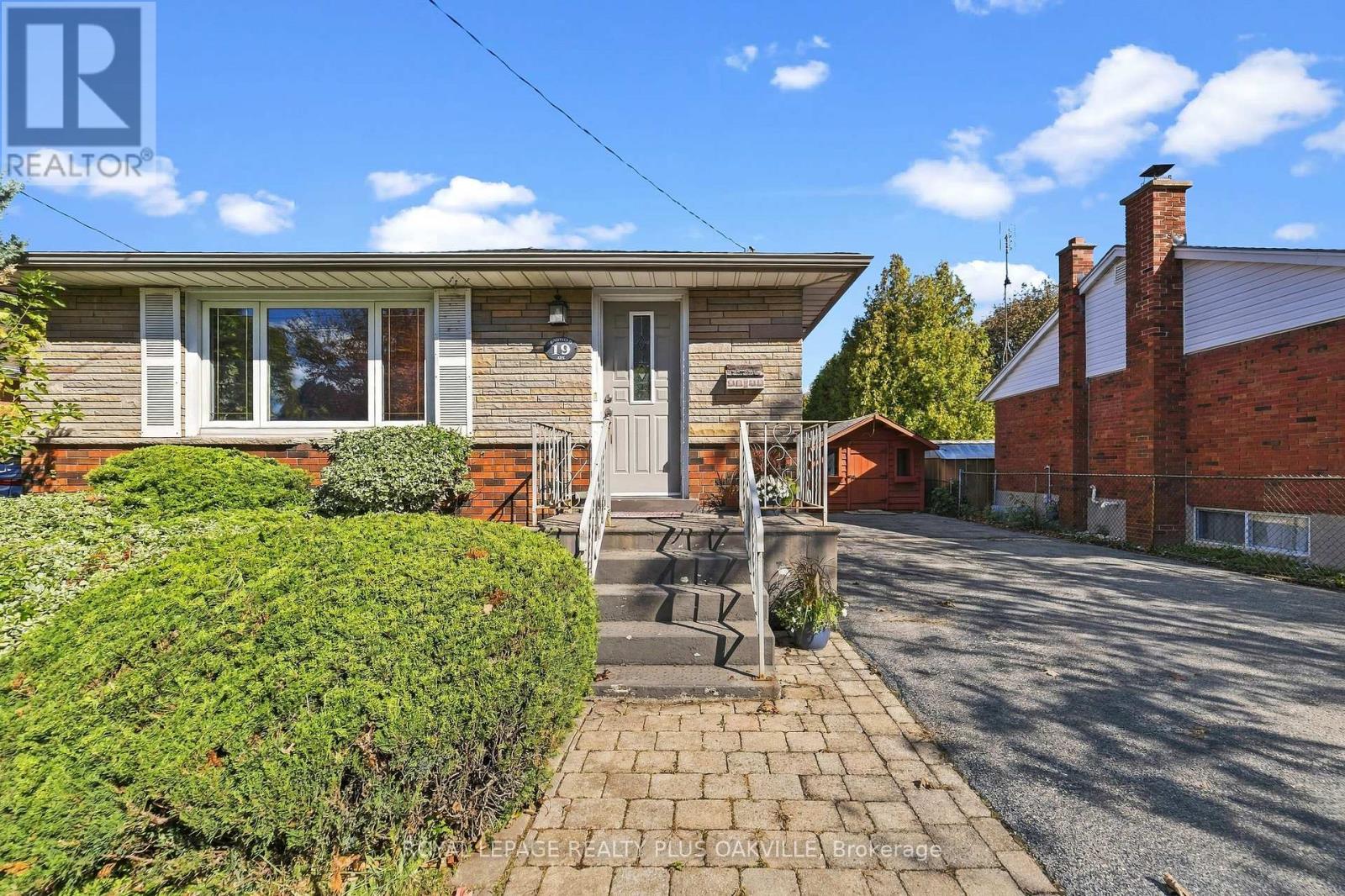19 Endfield Avenue, Hamilton, ON photo 4