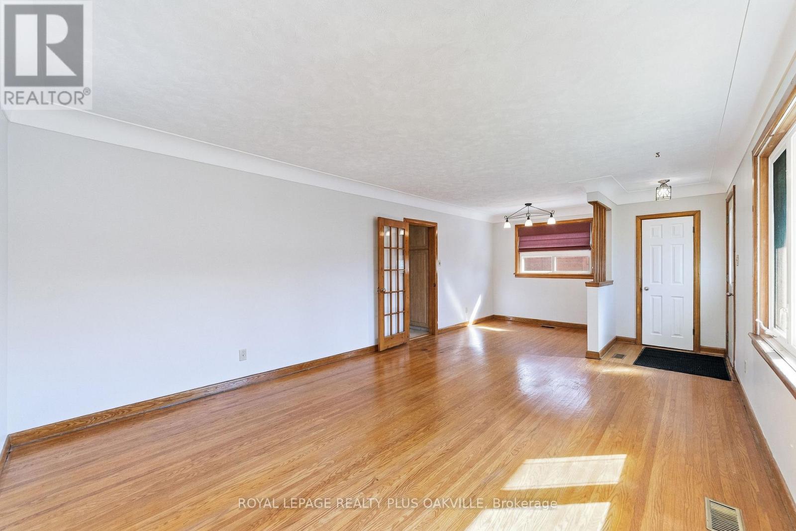19 Endfield Avenue, Hamilton, ON photo 5