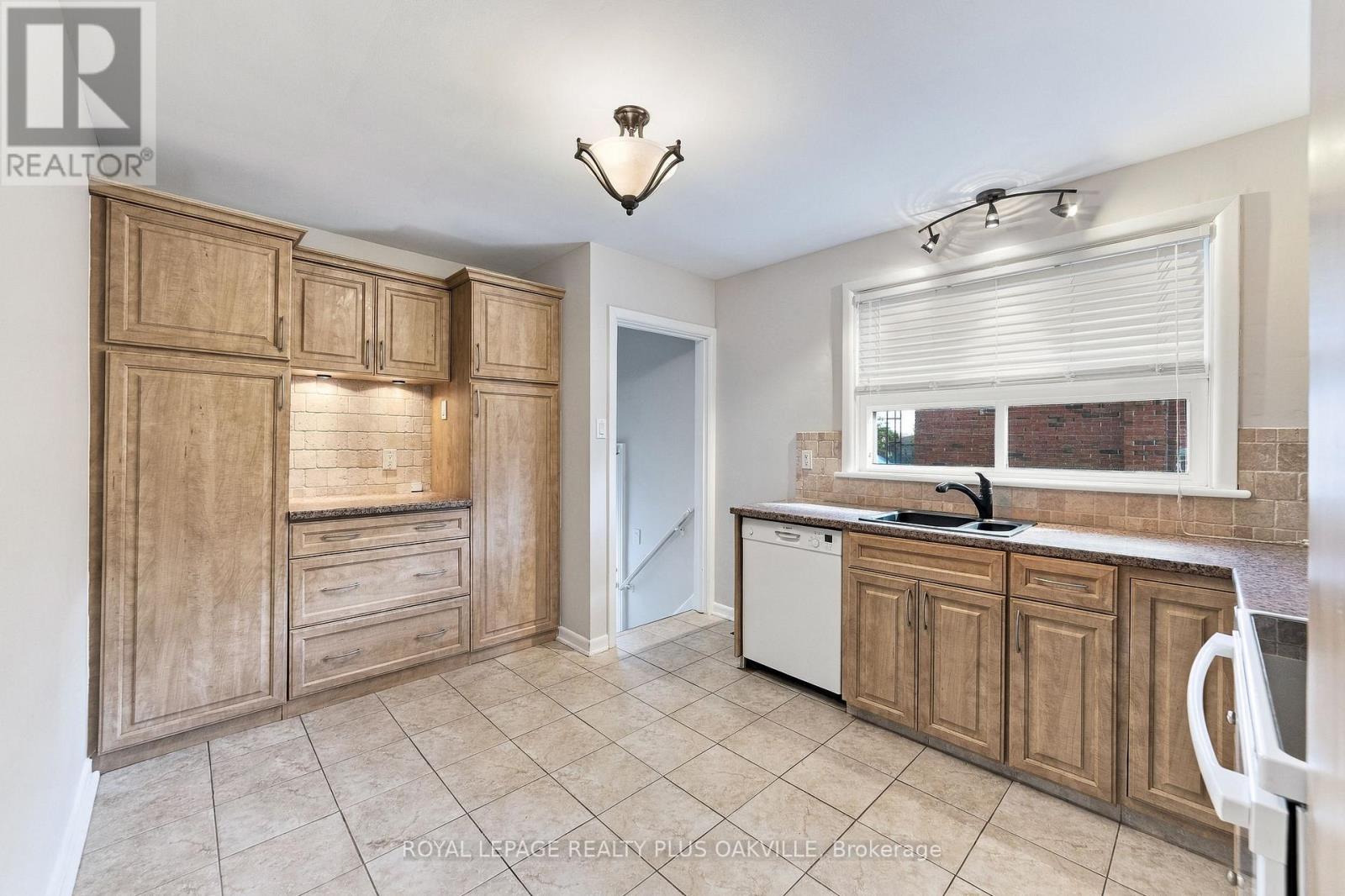 19 Endfield Avenue, Hamilton, ON photo 9
