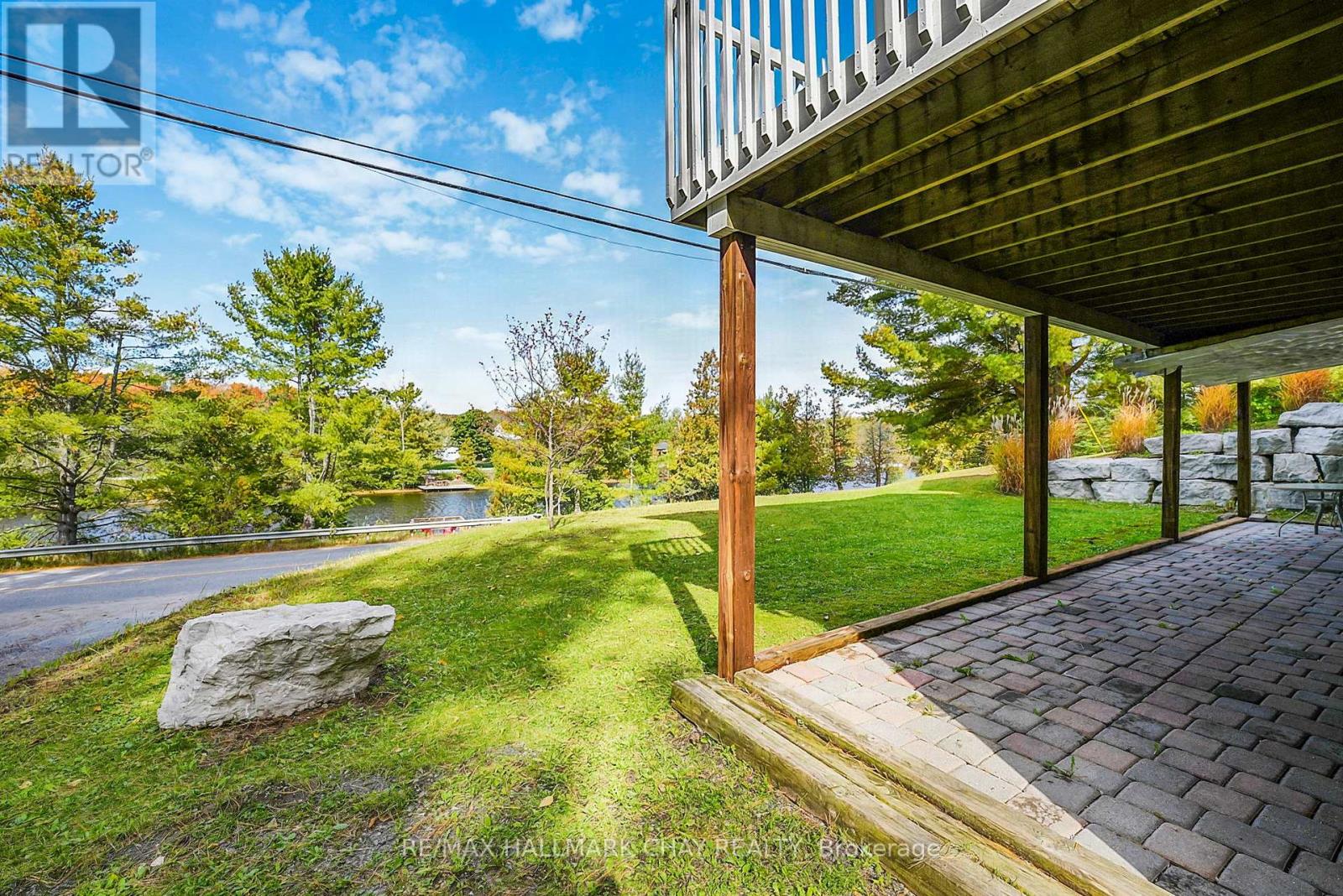 466 BEAUMONT DRIVE - 44