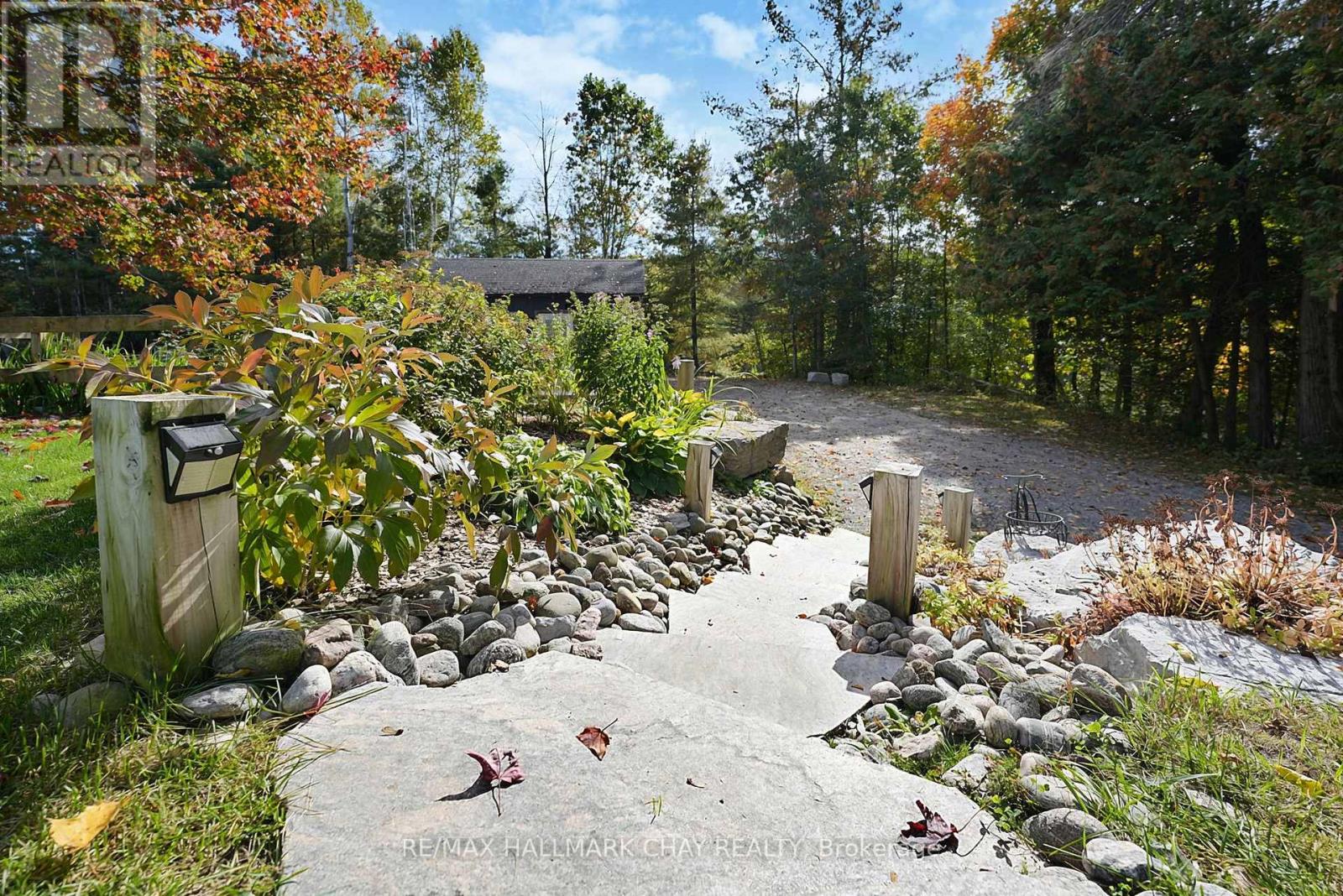 466 BEAUMONT DRIVE - 47