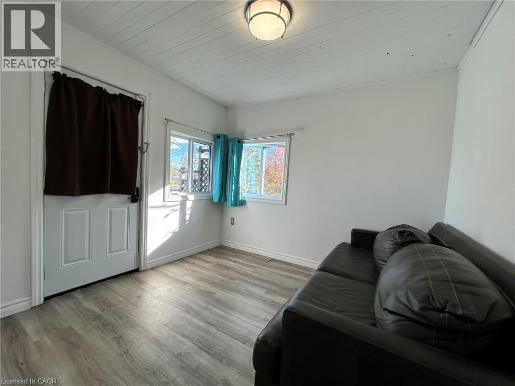 462 WATERFALLS Road - Image 13