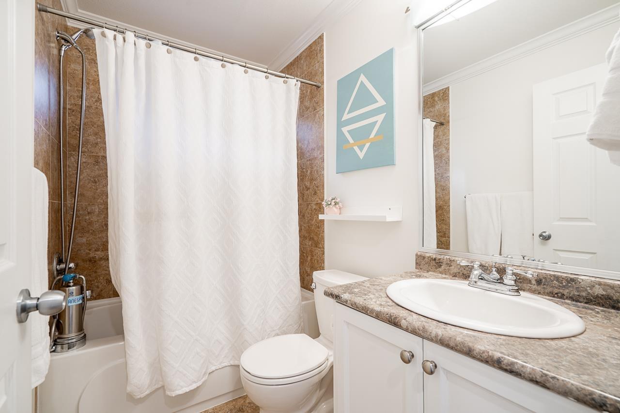 Photo of 16 3495 147A STREET 19