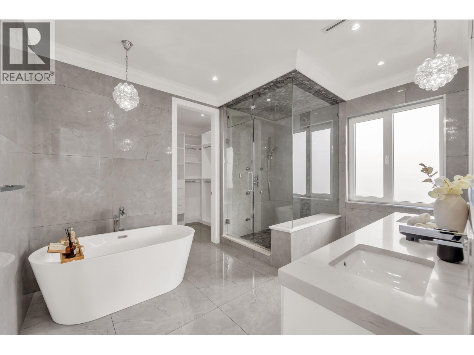 8580 CAMDEN CRESCENT, Richmond - Image 1