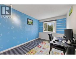 8035 Huntwick Crescent Ne, Calgary, AB T2K4H7 Photo 13