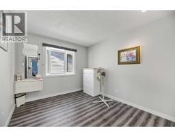 8035 Huntwick Crescent Ne, Calgary, AB T2K4H7 Photo 14