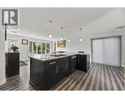4pc Bathroom - 8035 Huntwick Crescent Ne, Calgary, AB T2K4H7 Photo 10