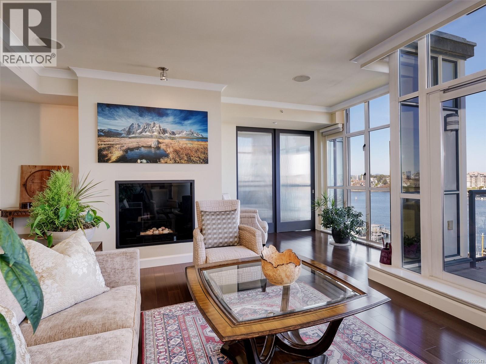 #924 21 Dallas Rd - 10