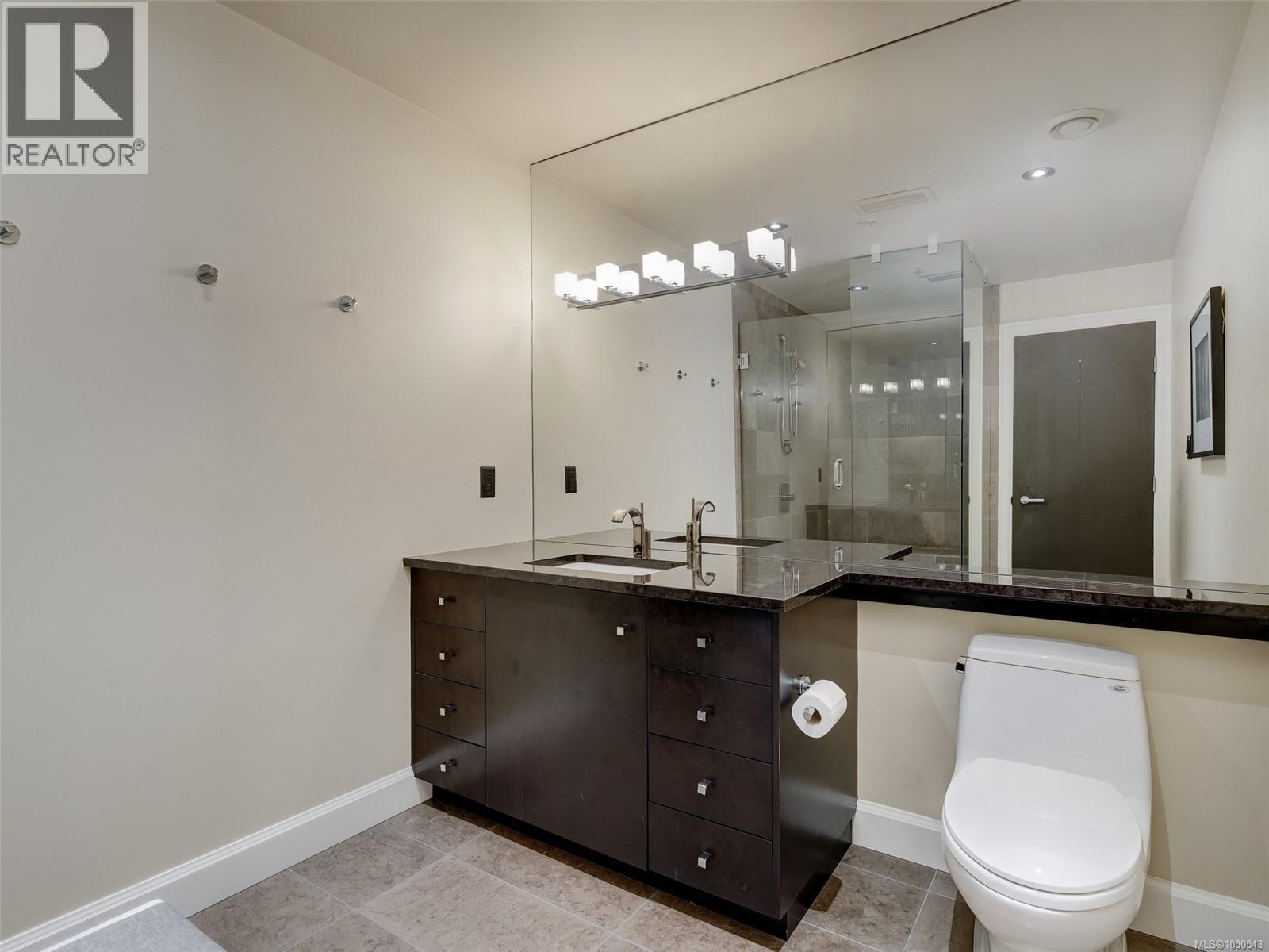 #924 21 Dallas Rd - 25