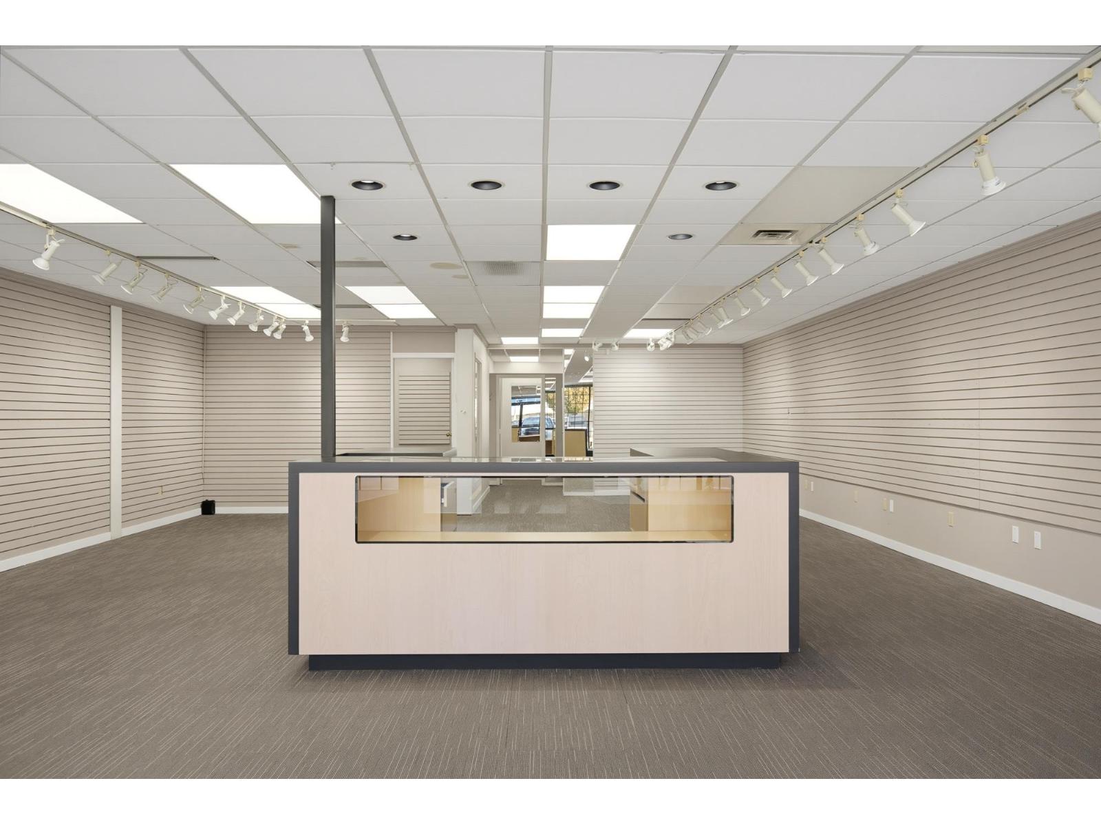 4 2630 BOURQUIN CRESCENT, Abbotsford - Image 1