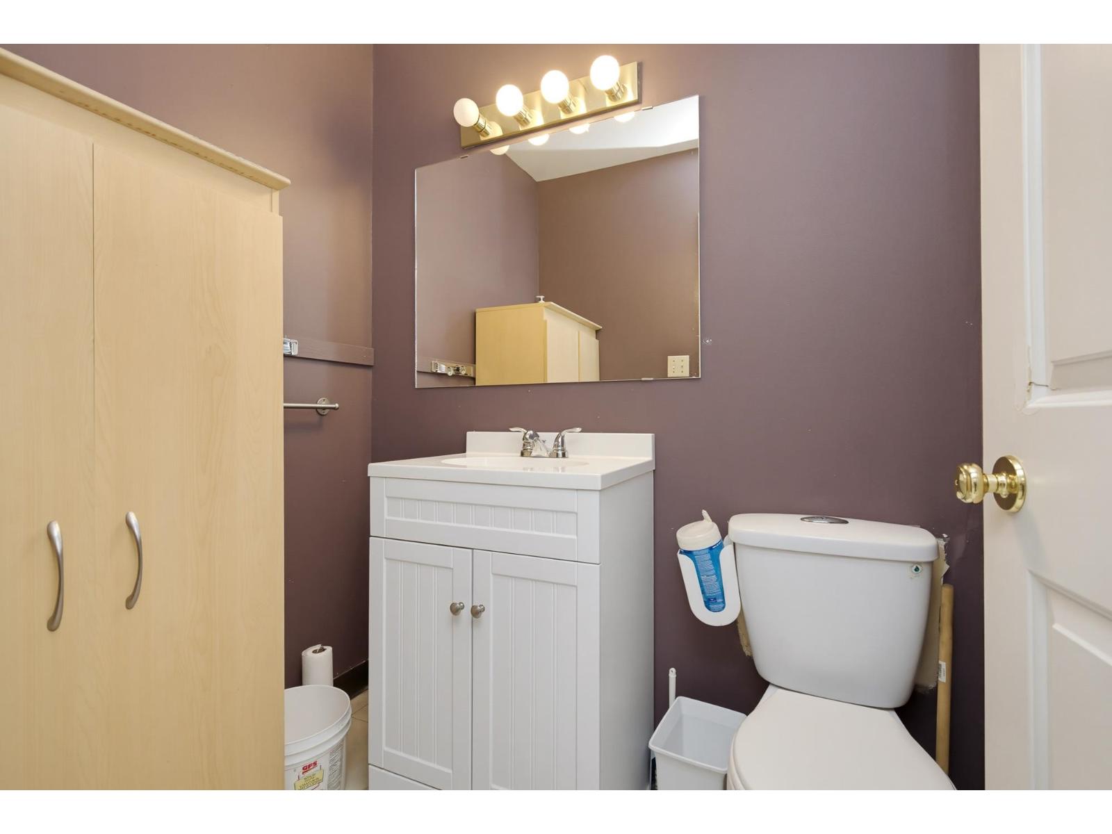 4 2630 BOURQUIN CRESCENT, Abbotsford - Image 1