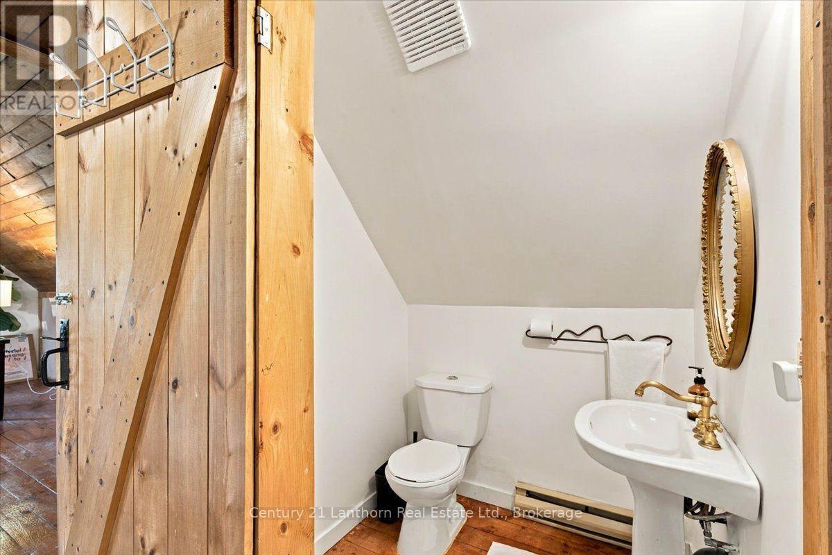 466 WOODS ROAD - 17