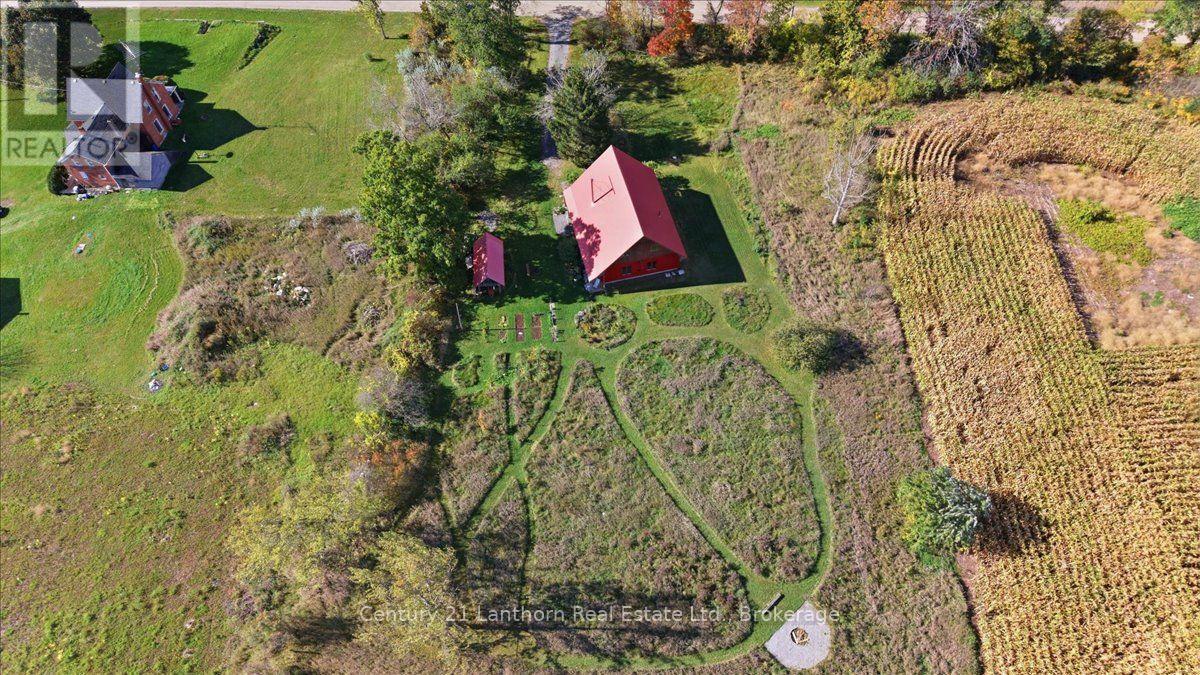 466 WOODS ROAD - 28