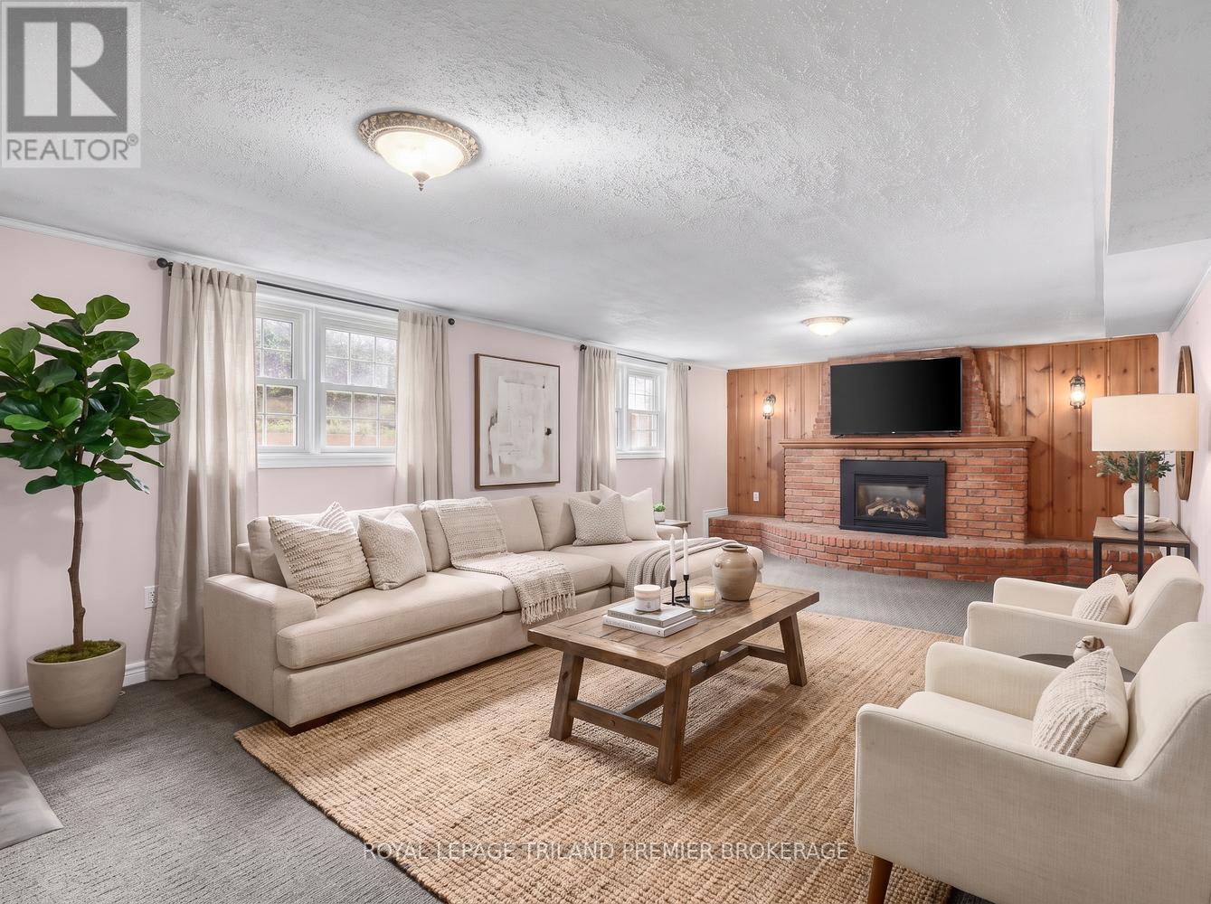 669 SANATORIUM ROAD - Image 24