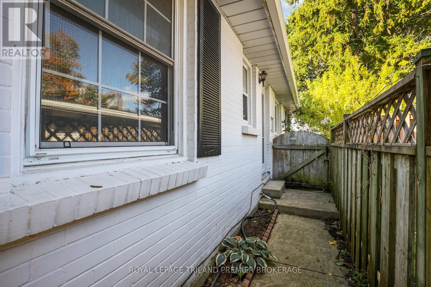 669 SANATORIUM ROAD - Image 40