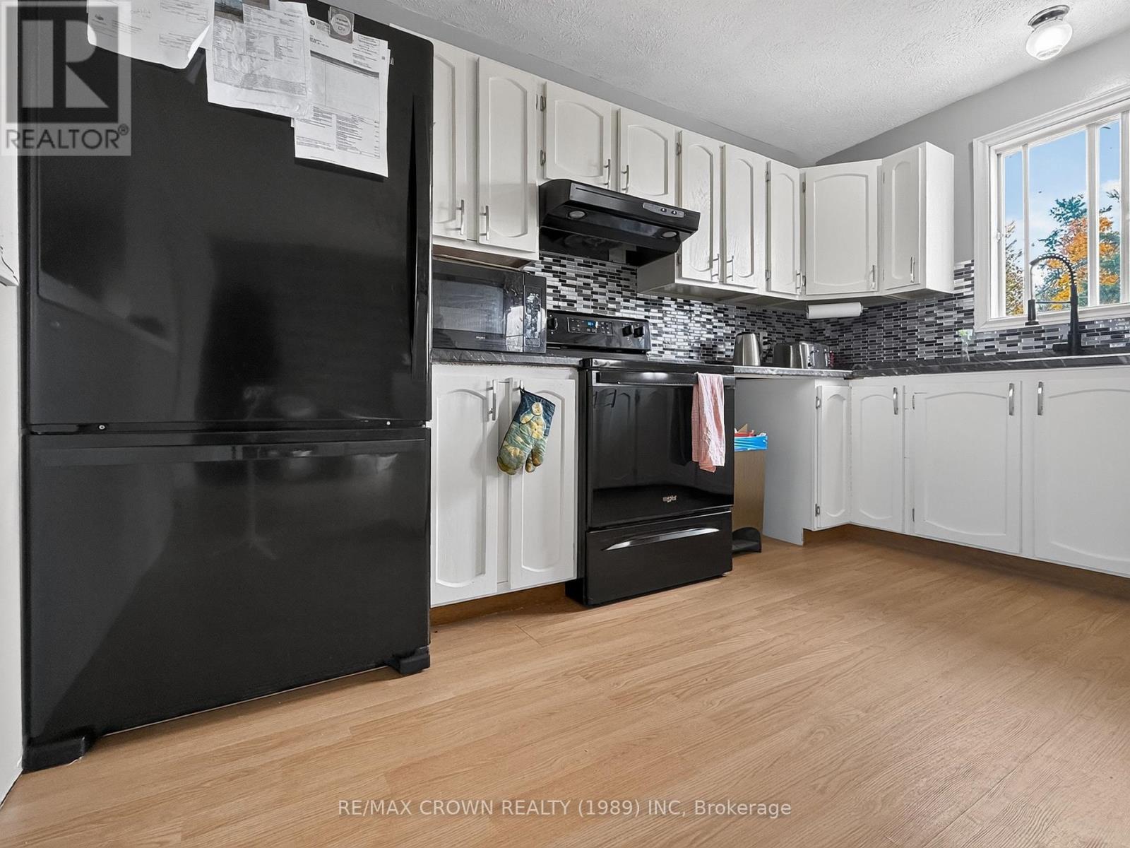 24 CEDAR AVENUE - Image 15