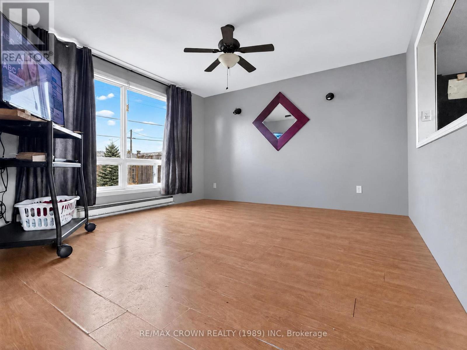 24 CEDAR AVENUE - Image 18