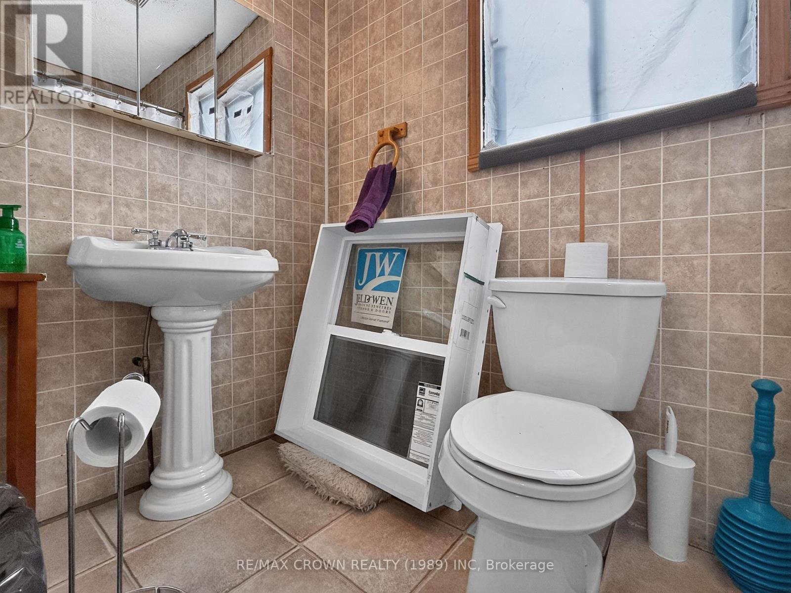 24 CEDAR AVENUE - Image 27