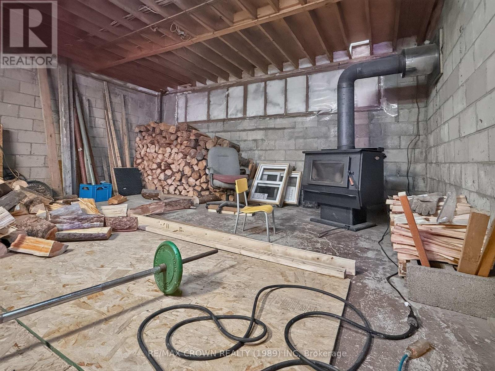 24 CEDAR AVENUE - 34