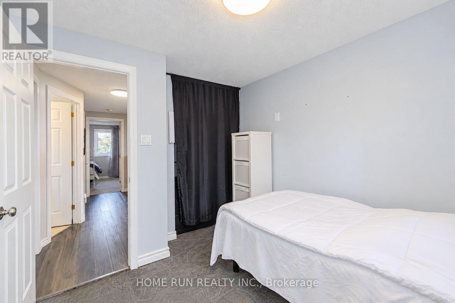 57 FAIR OAKS CRESCENT - Image 29
