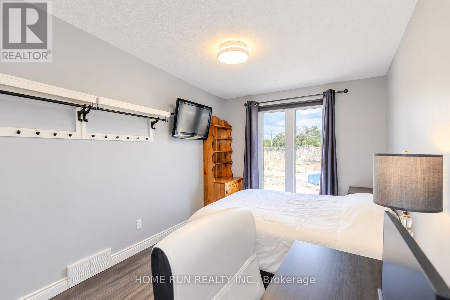 57 FAIR OAKS CRESCENT - Image 31