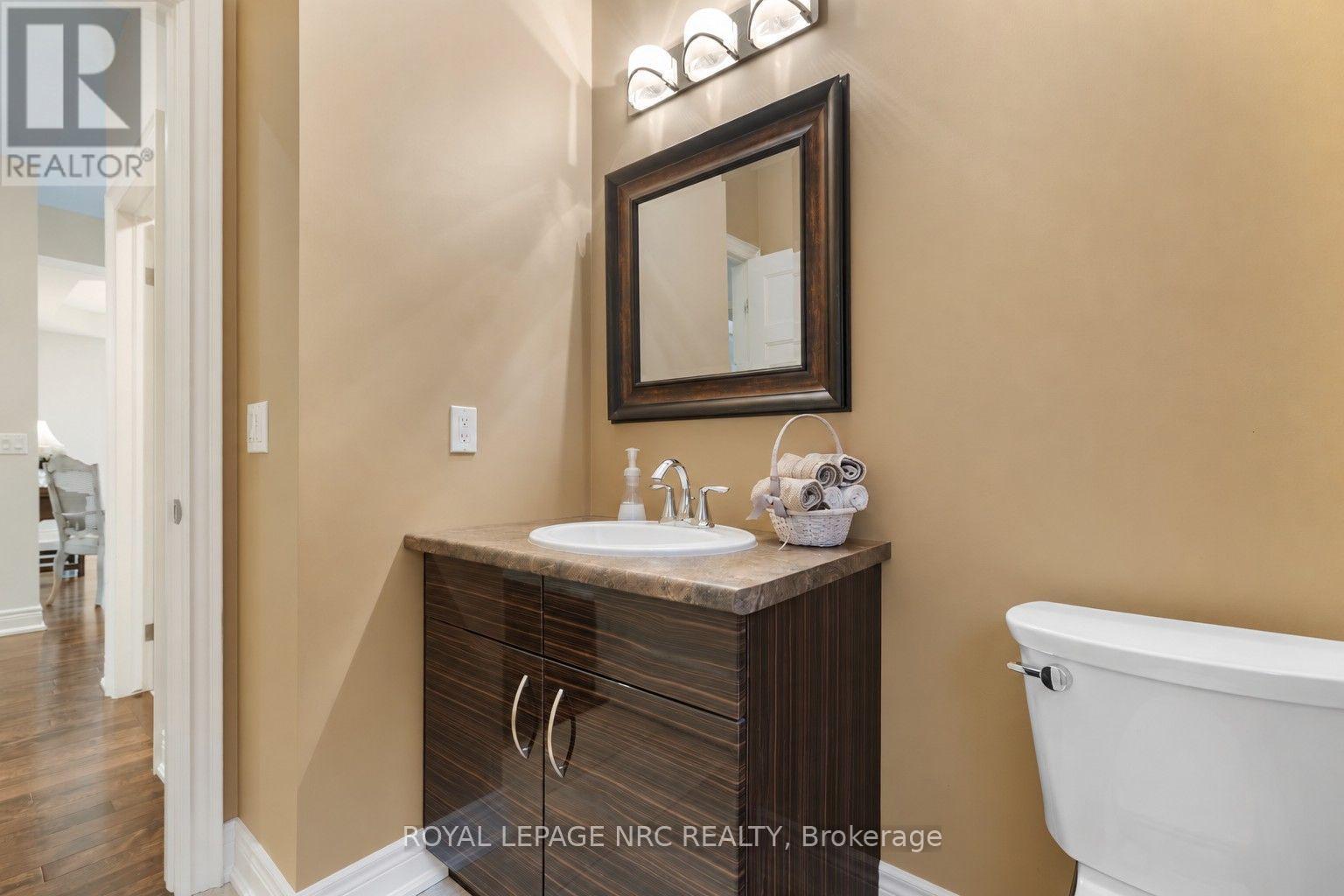 295 CREEKSIDE DRIVE - 18