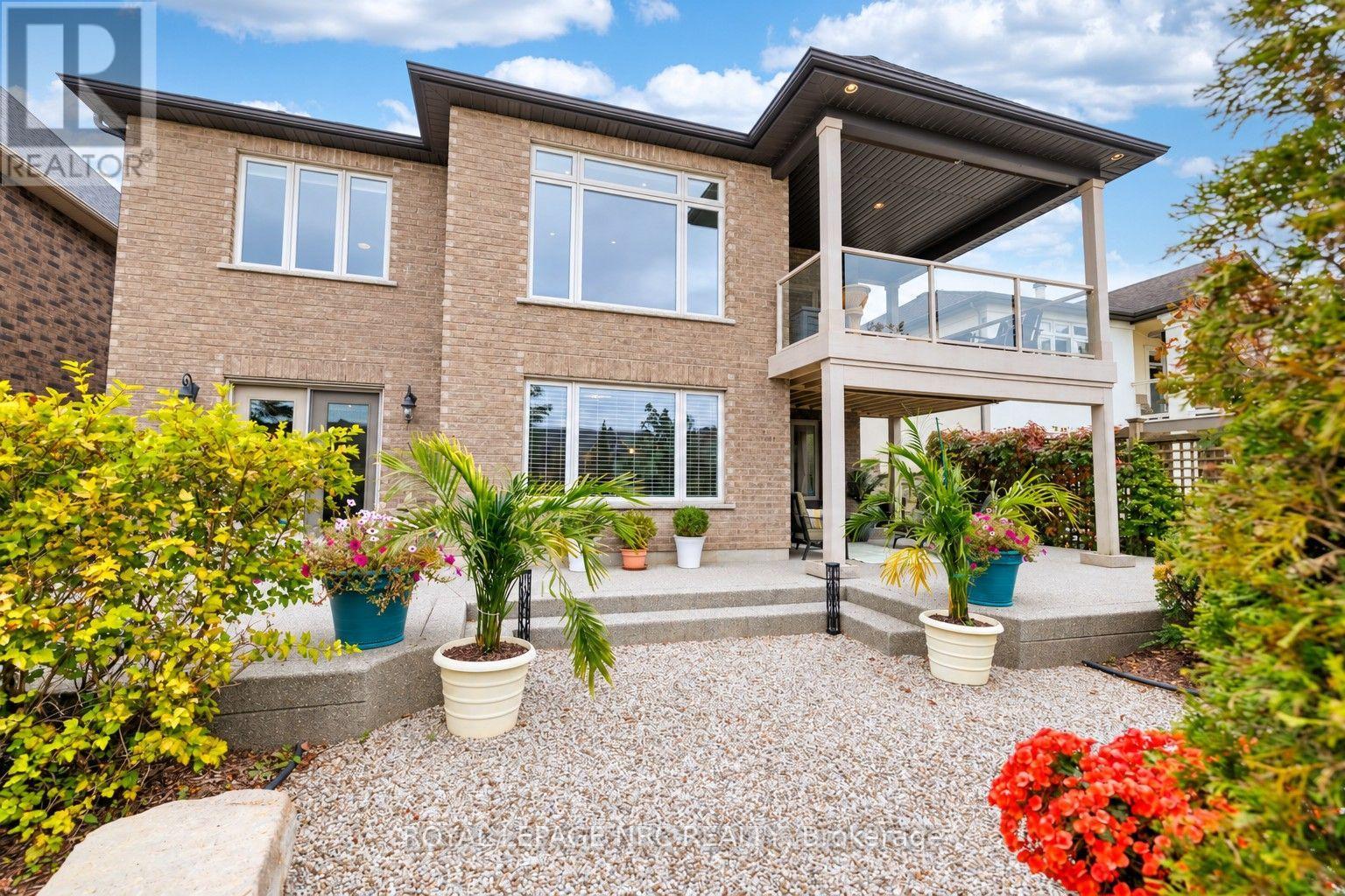 295 CREEKSIDE DRIVE - 3