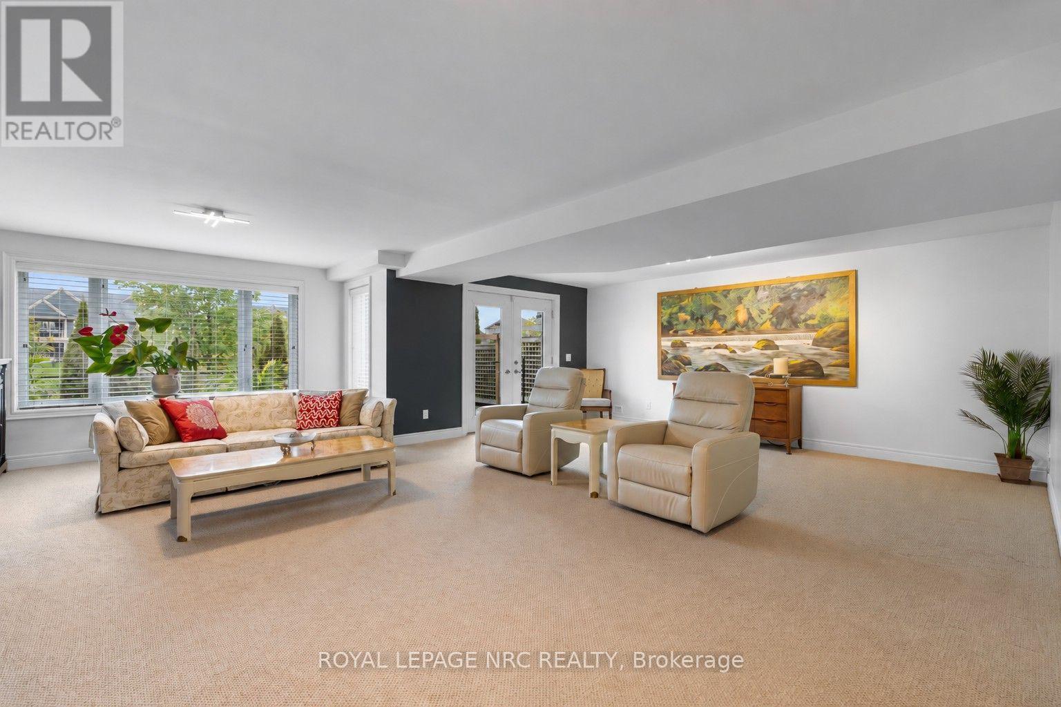 295 CREEKSIDE DRIVE - Image 34