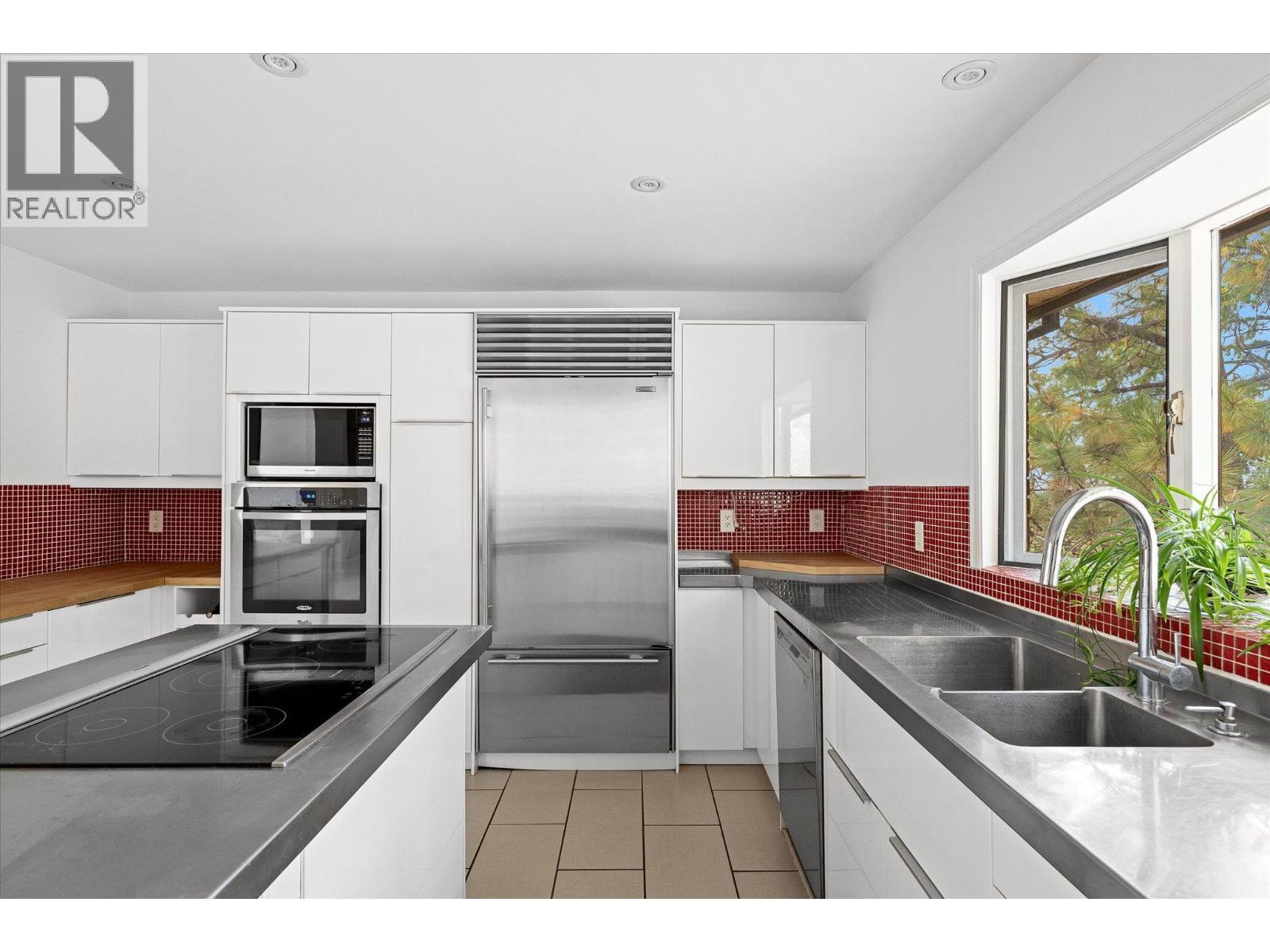 1045 Bartholomew Court, Kelowna