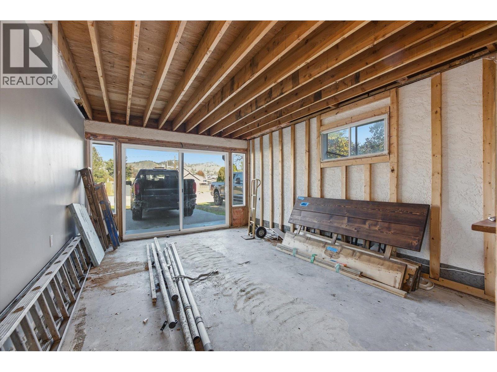 1011-1013 Lawson Avenue - Image 47